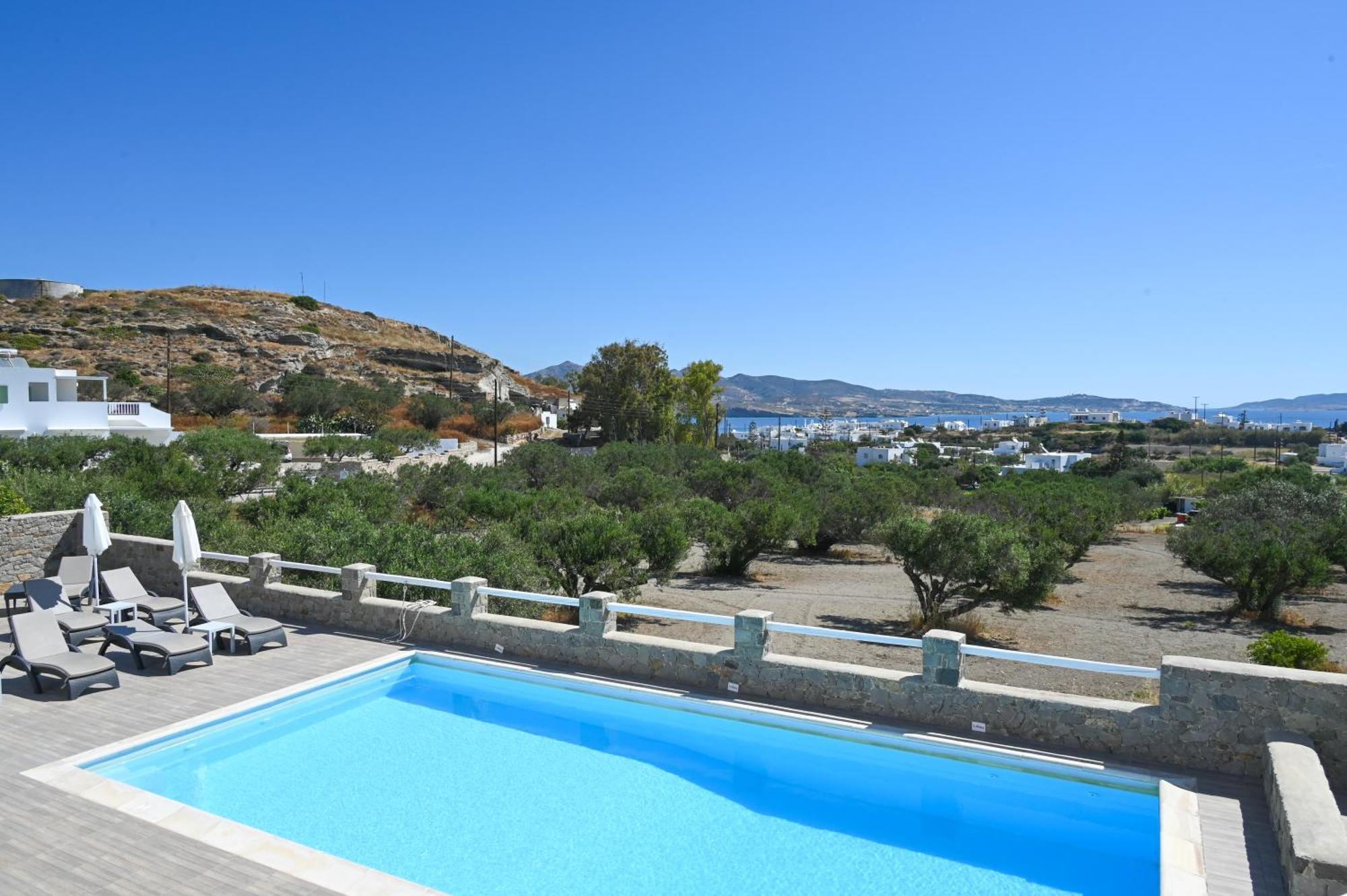 Hotel Glaronisia 3*